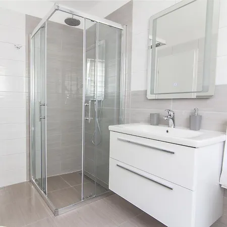 New Family 2 Bedroom Apartment *