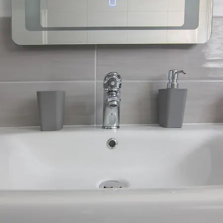New Family 2 Bedroom Apartment *
